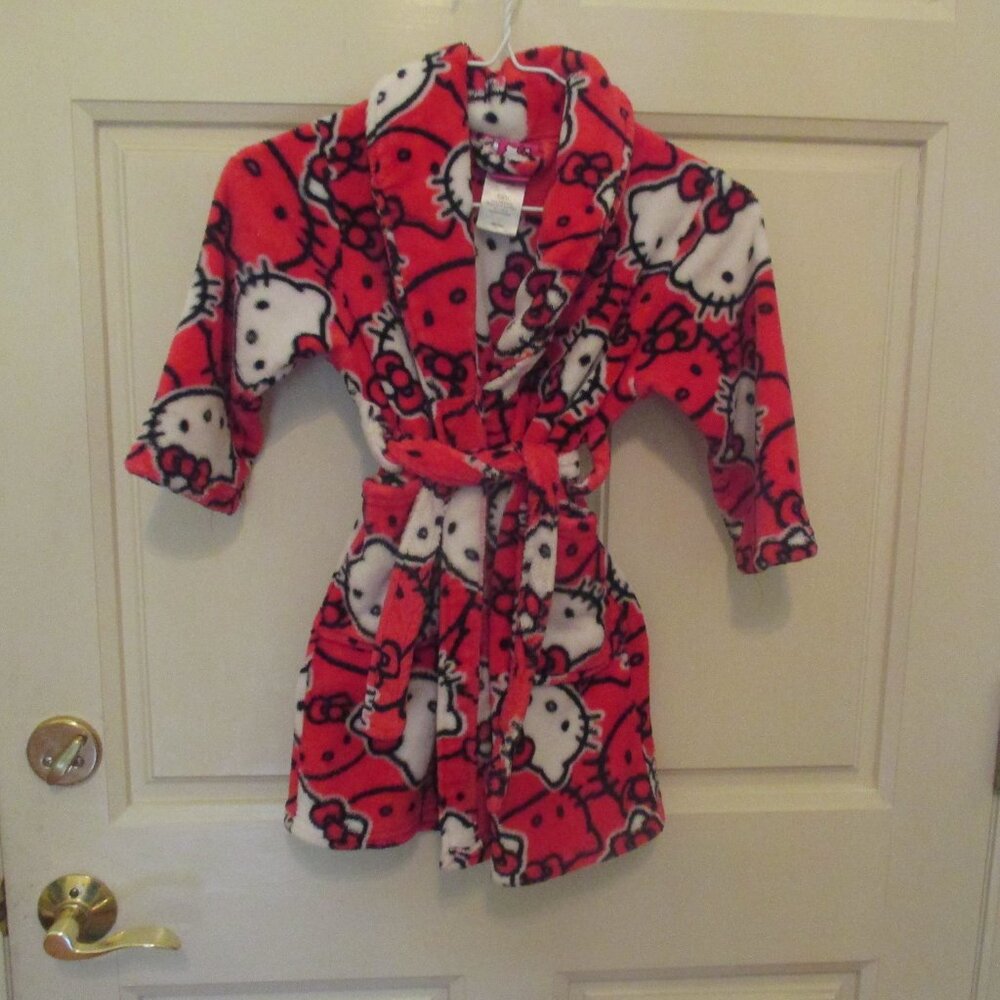 Girls Hello Kitty Fleece Dark PInk & White Bathrobe with tie sash Size 4 - XS